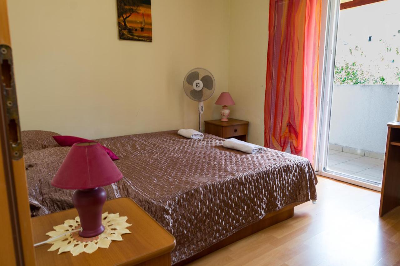 Pag Marina Rooms & Apartment Εξωτερικό φωτογραφία