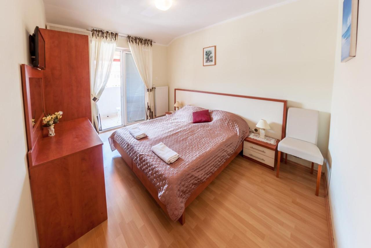 Pag Marina Rooms & Apartment Εξωτερικό φωτογραφία