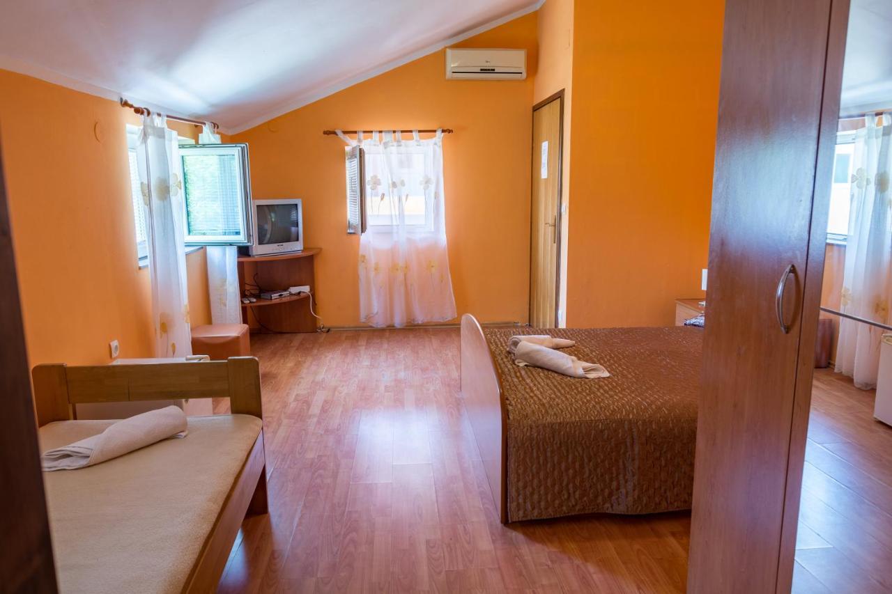 Pag Marina Rooms & Apartment Εξωτερικό φωτογραφία